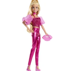 Barbie Deluxe Style Muñeca con Conjunto Rosa Metalizado><noscript><img width=