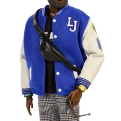 Barbie Signature Muñeco Kenbassador Coleccionable de Lebron James con Conjunto de Chaqueta Universitaria y Accesorios><noscript><img width=
